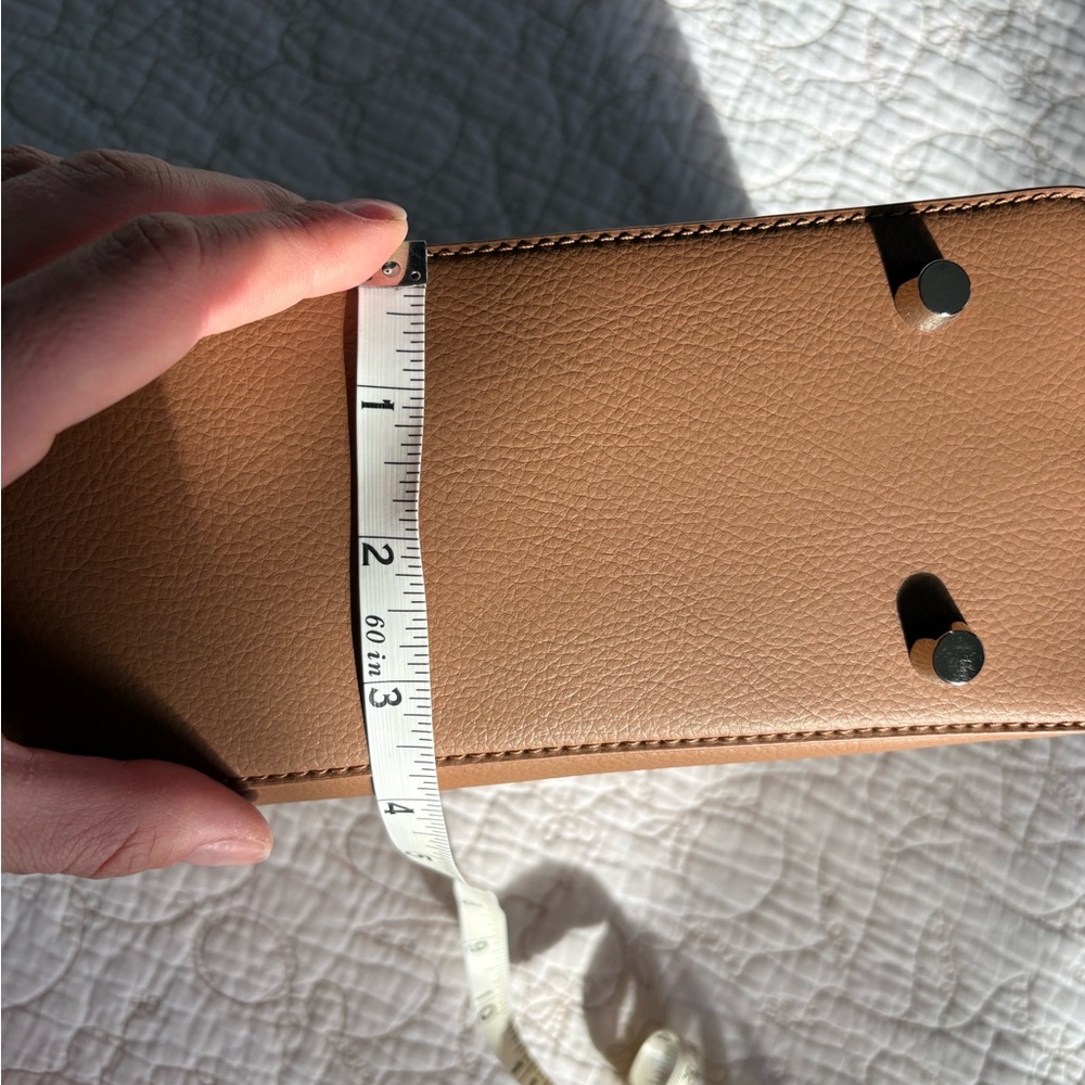 Freja New York Hudson Leather Shoulder Bag in Brown - Picture 15 of 15